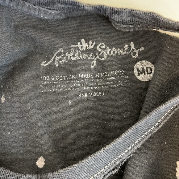 Rolling Stones Distressed Graphic T-Shirt - Picture 4 of 4